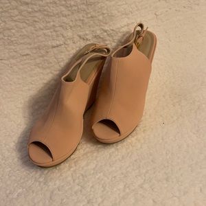 Brand new beautiful pink wedges
